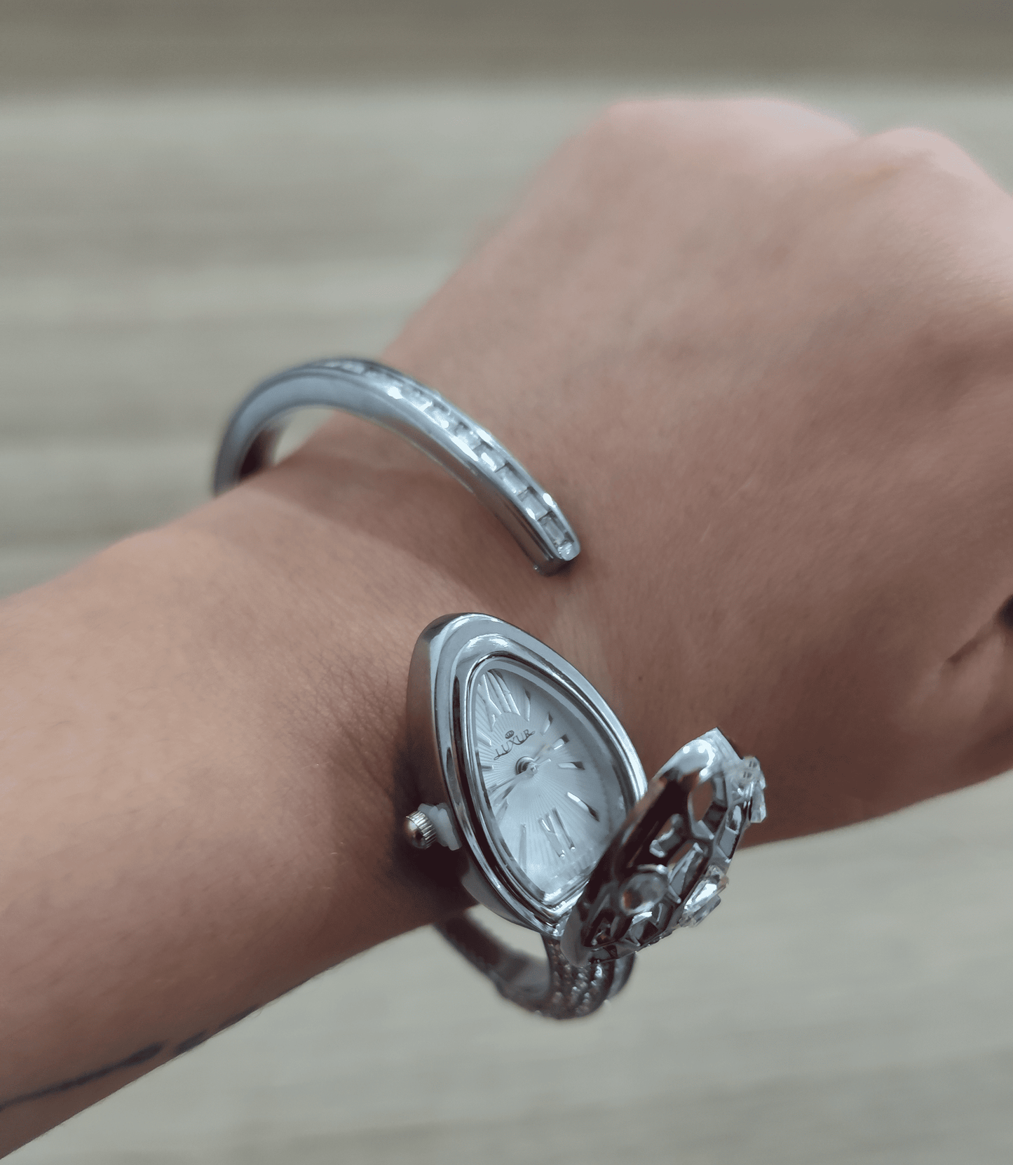 RELOJ LUXUR ARO SERPIENTE PIEDRA METAL DAMA - RELOJES MEDELLIN